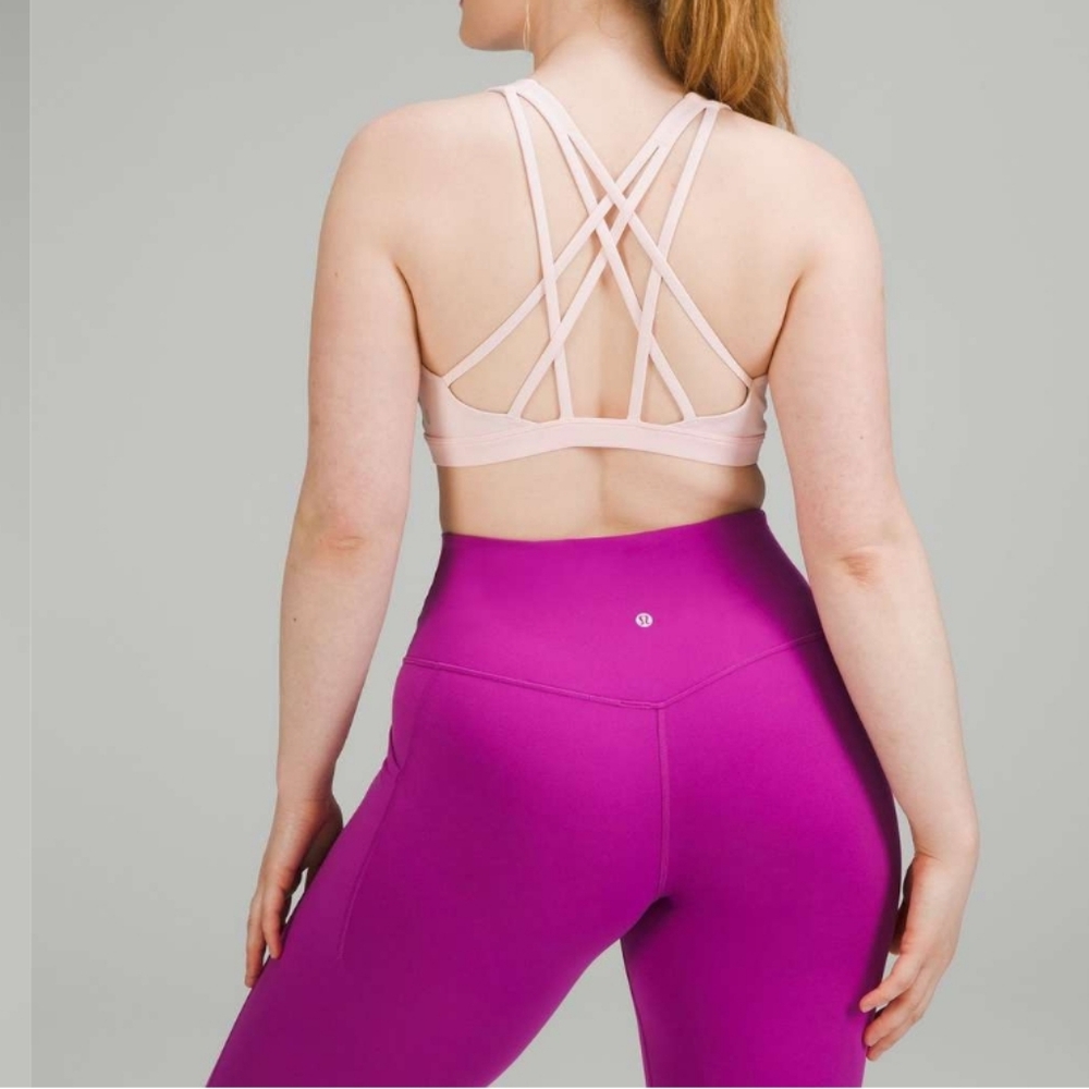 NEW Lululemon free to be serene bra strawberry milkshake 6